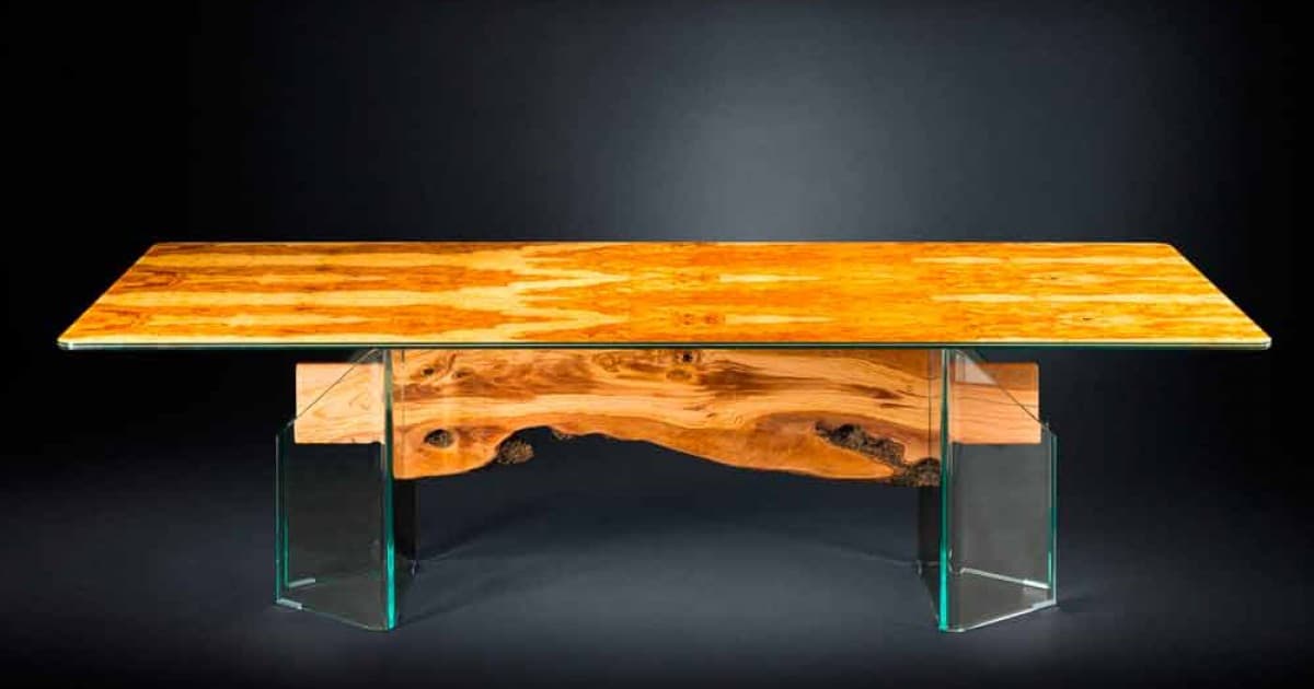 Handgemaakte eettafel in olijfhout door timmerman TimMmerman